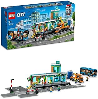 مجموعة محطة القطار 60335 من LEGO City للأطفال الذين تبلغ أعمارهم 7 سنوات أو أكثر؛ مزودة بلعبة شاحنة سكك حديدية، وحافلة، وتقاطع لوحة الطريق (907 قطعة)