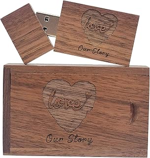 ذاكرة فلاش USB خشبية محفورة بالليزر Our Love Story - ذاكرة USB 2.0 سعة 32GB لتخزين البيانات مع صندوق من خشب الجوز لحفلات الزفاف/التصوير الفوتوغرافي/الذكرى السنوية